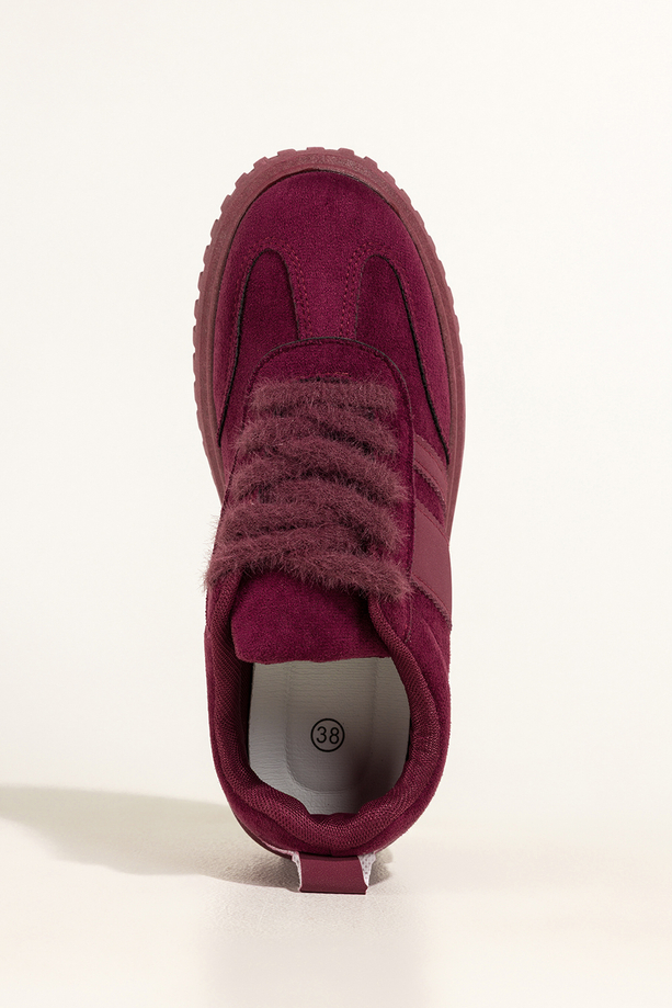Bordowe sneakersy damskie buty sportowe na żłobionej platformie z futrzaną sznurówką Casu KX696