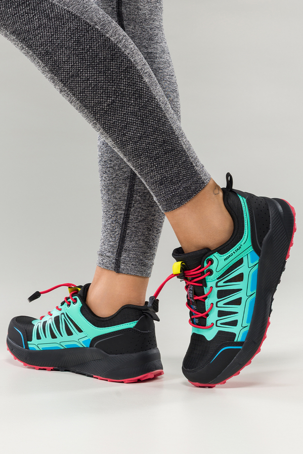 Czarne buty sportowe trekkingowe damskie na bieżnikowanej podeszwie z regulowaną elastyczną sznurówką pistacjowe wstawki Casu 2505-7W