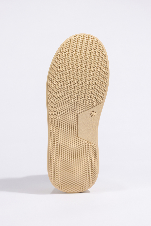 Białe sneakersy skórzane damskie creepersy sznurowane na beżowej platformie PRODUKT POLSKI Casu 516
