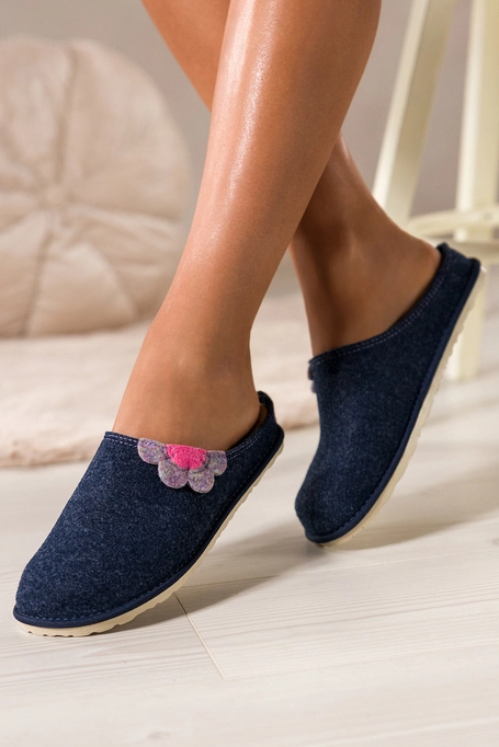 Granatowe kapcie damskie Inblu obuwie domowe z wyjmowaną skórzaną wkładką ozdobny kwiat XH999956
