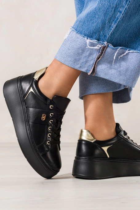 Czarne sneakersy damskie sportowe buty na platformie sznurowane złota ozdoba skórzana wkładka Casu JW25X9-B