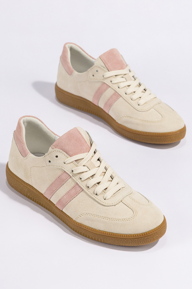 Kremowe sneakersy skórzane damskie buty sportowe z różowymi wstawkami sznurowane PRODUKT POLSKI Casu N1068