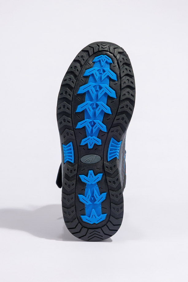 Szare buty trekkingowe damskie na bieżnikowanej podeszwie z regulowaną elastyczną sznurówką niebieskie wstawki softshell Casu 2310-6W