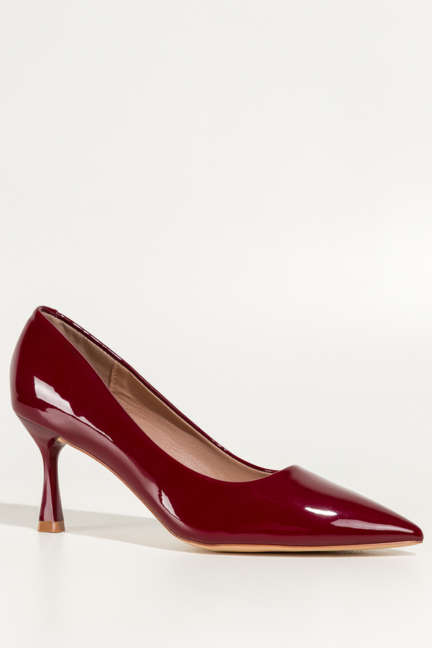 Bordowe czółenka damskie szpilki lakierowane obcas kieliszek Carla T08
