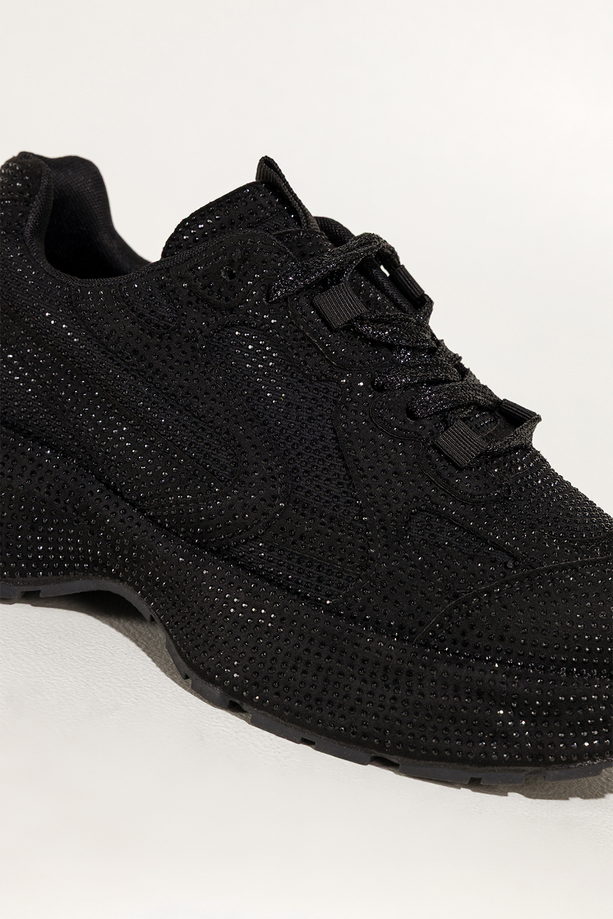 Czarne sneakersy damskie buty sportowe na ozdobnej platformie błyszczące cyrkonie sznurowane Carla QP-0607-8