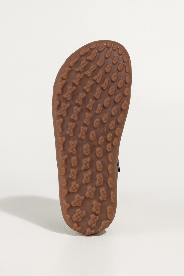 Czekoladowe botki barefoot skórzane damskie szerokie na elastycznej płaskiej podeszwie czarna ozdoba puszyste sznurówki PRODUKT POLSKI Casu 69928