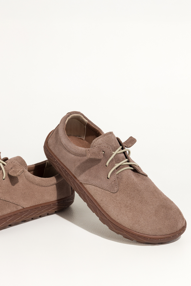 Beżowe buty barefoot skórzane damskie szerokie na elastycznej płaskiej podeszwie elastyczne jasnobeżowe sznurówki PRODUKT POLSKI Casu 89810