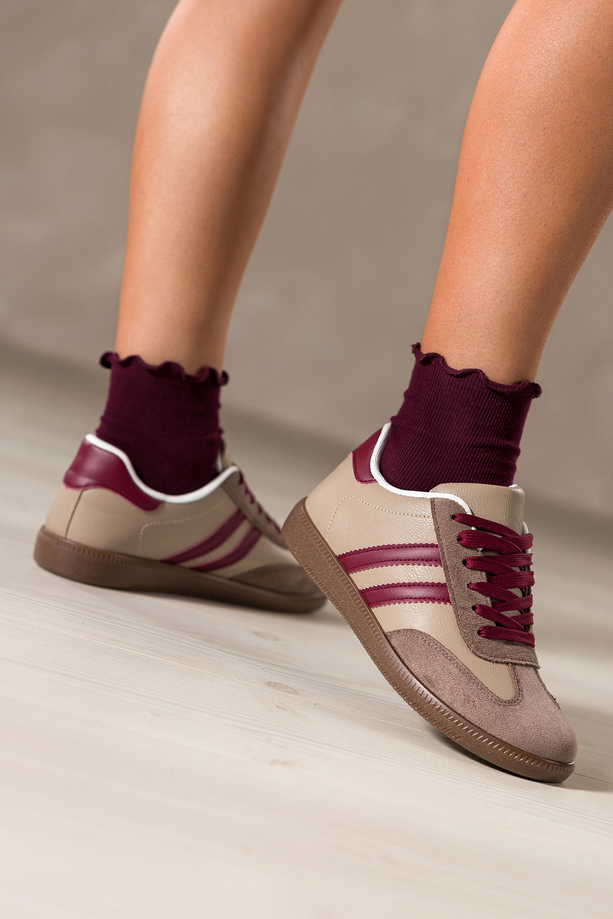 Ciemnobeżowe sneakersy damskie buty sportowe na elastycznej podeszwie bordowe wstawki sznurowane Casu 22336-2