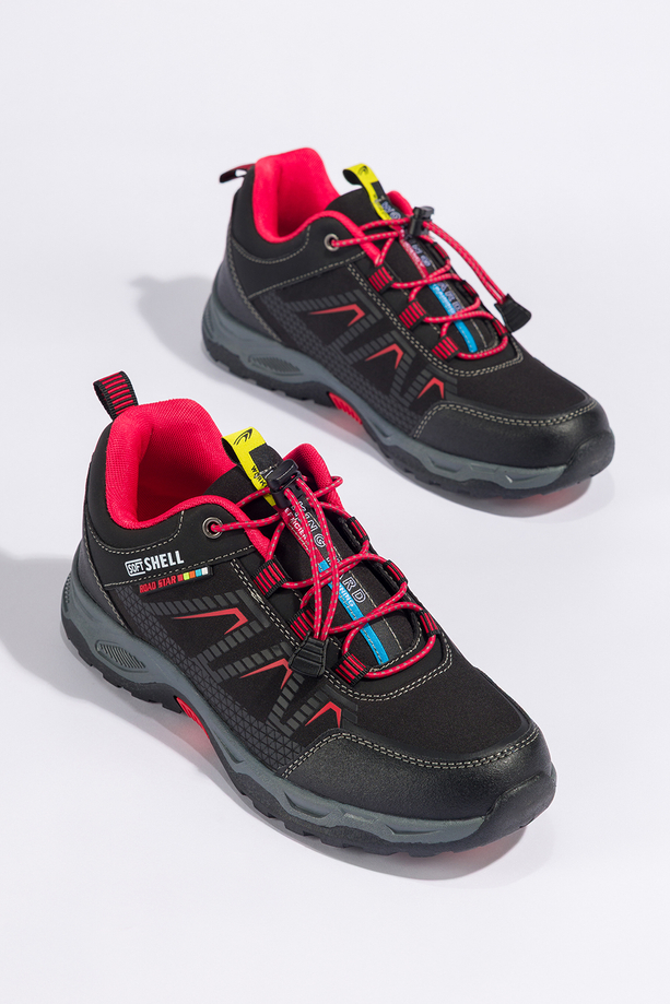 Czarne buty trekkingowe damskie buty sportowe na bieżnikowanej podeszwie z regulowaną elastyczną sznurówką czerwone wstawki softshell Casu 2213-7W