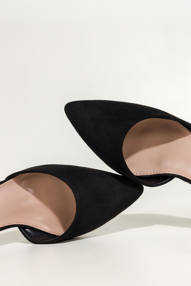 Czarne czółenka damskie na słupku pasek wokół kostki Carla JZ796K