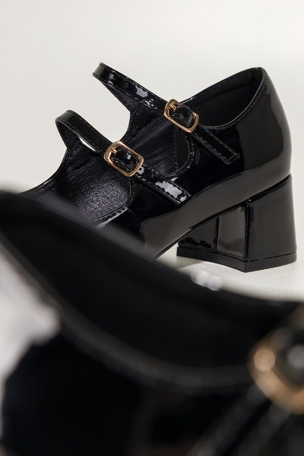 Czarne czółenka damskie lakierowane Mary Jane z paskami obcas klocek Carla ZR83K