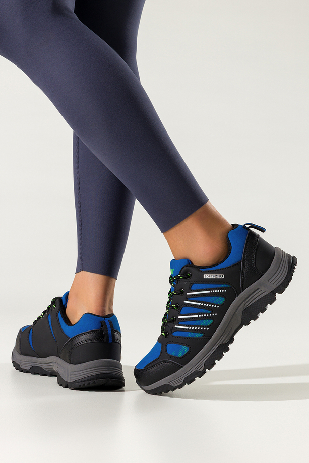 Niebieskie buty trekkingowe damskie buty sportowe softshell na bieżnikowanej podeszwie sznurowane czarne wstawki Carla 1540