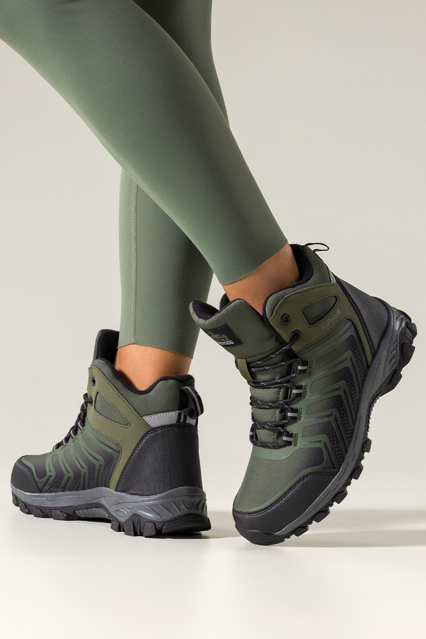 Zielone buty trekkingowe damskie softshell na bieżnikowanej podeszwie czarne wstawki sznurowane Carla EY82939-4