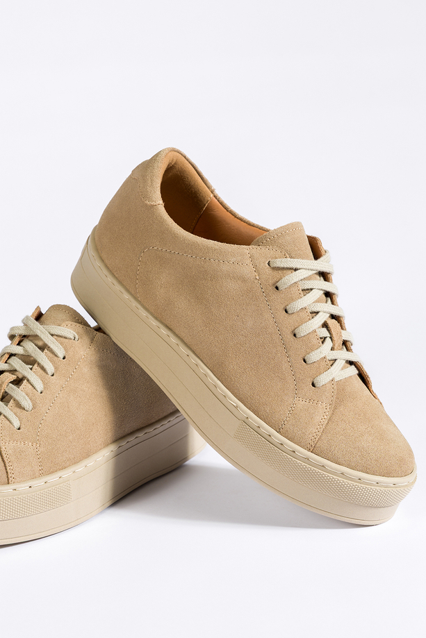 Beżowe sneakersy skórzane damskie creepersy sznurowane PRODUKT POLSKI Casu 2691