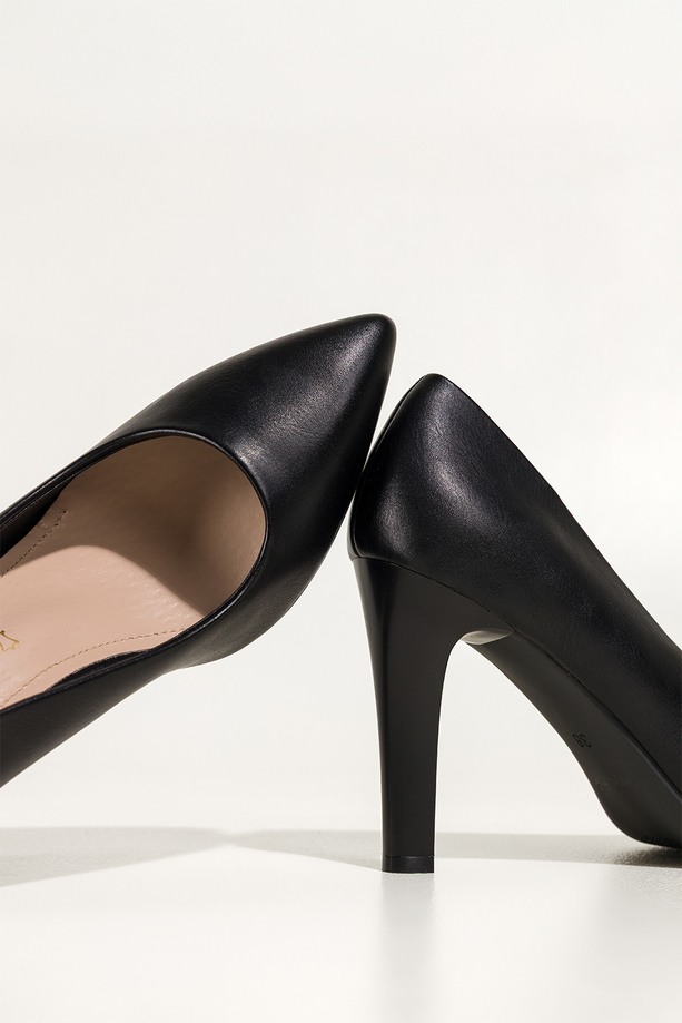 Czarne czółenka damskie Sergio Leone na słupku skórzana wkładka 8553