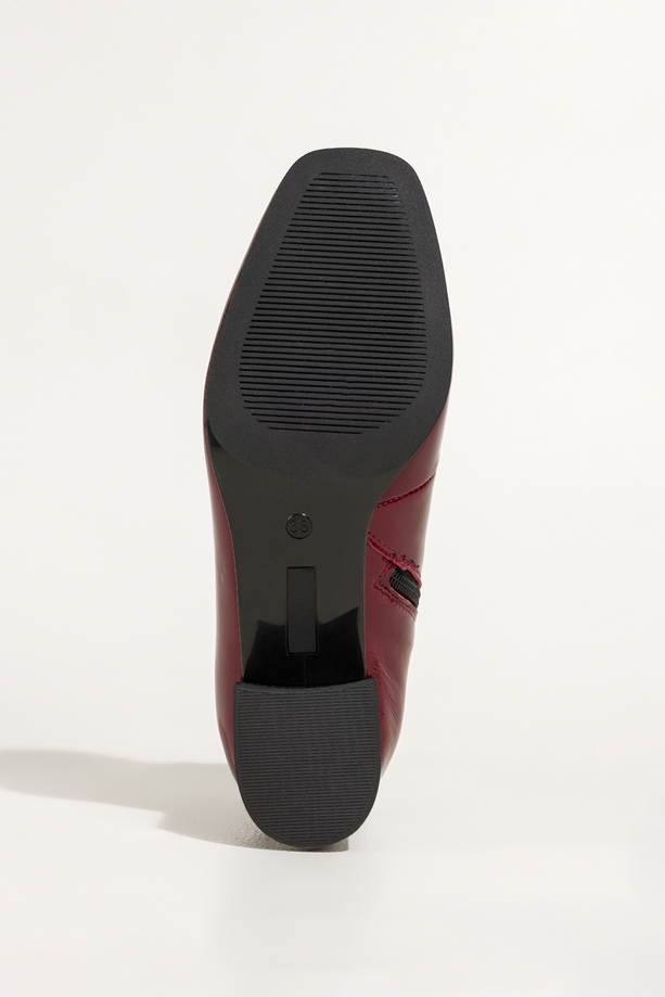 Bordowe botki skórzane damskie lakierowane obcas klocek elastyczna guma na przodzie srebrna ozdoba PRODUKT POLSKI Casu 378-L