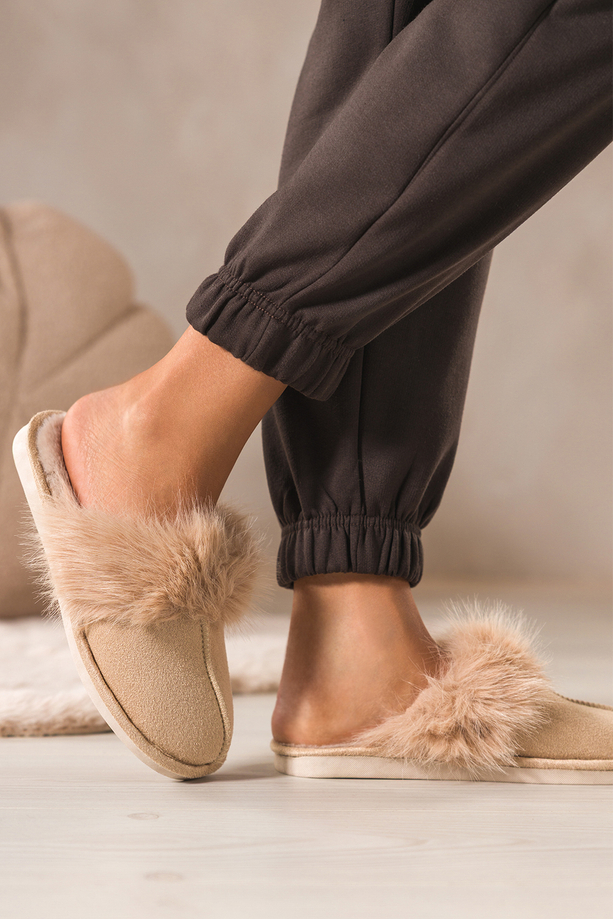 Beżowe kapcie damskie obuwie domowe z futerkiem Casu 7975-8