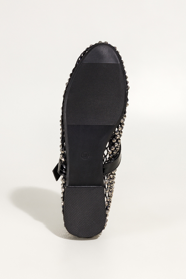 Czarne baleriny damskie Mary Jane z paskiem ażurowa cholewka z błyszczącymi ćwiekami Carla 7783