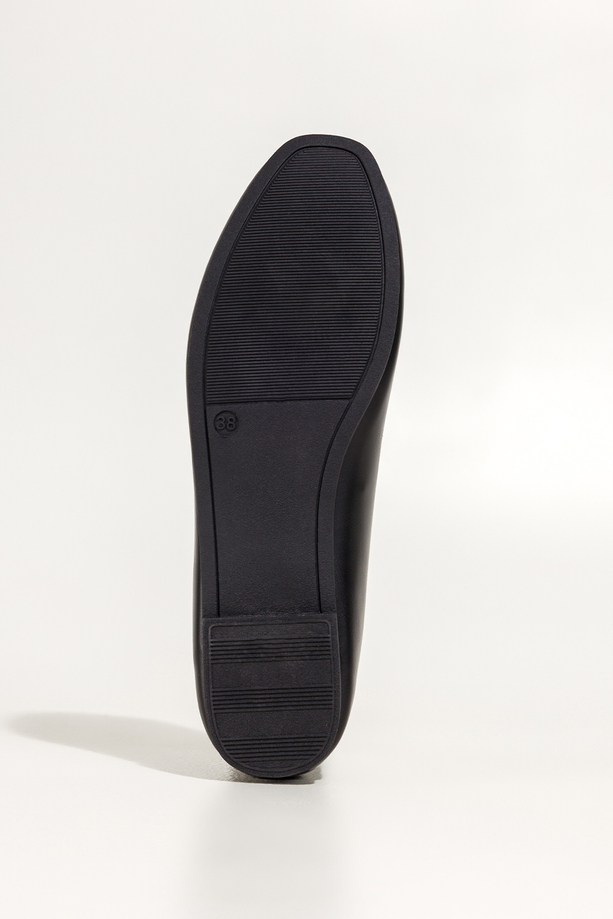 Czarne baleriny damskie płaskie złota ozdoba z cyrkoniami Carla AZ41K