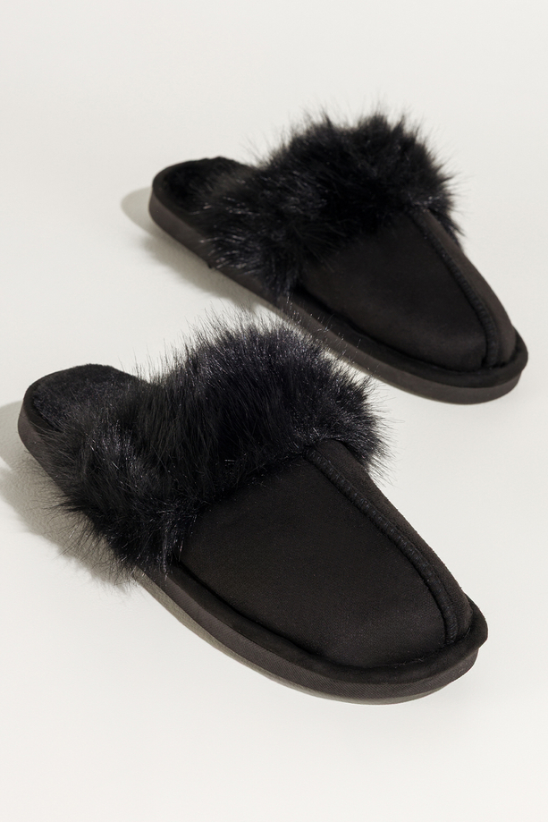 Czarne kapcie damskie obuwie domowe z futerkiem Casu 7975-8