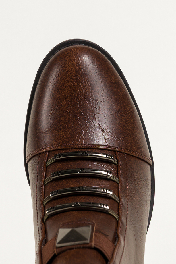 Brązowe botki damskie na szerokim niskim klocku stalowe ozdoby Carla Y-6-8636