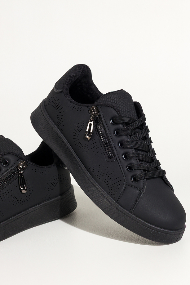 Czarne sneakersy damskie buty sportowe z ozdobnym zamkiem sznurowane Casu DXU-32