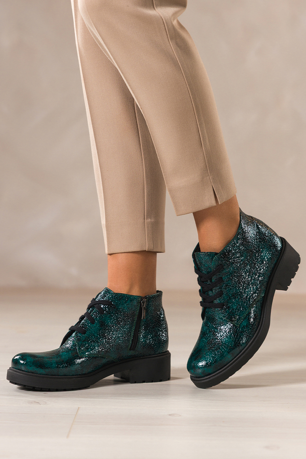 Zielone botki skórzane damskie lakierowane wzór wężowy sznurowane PRODUKT POLSKI Casu 444