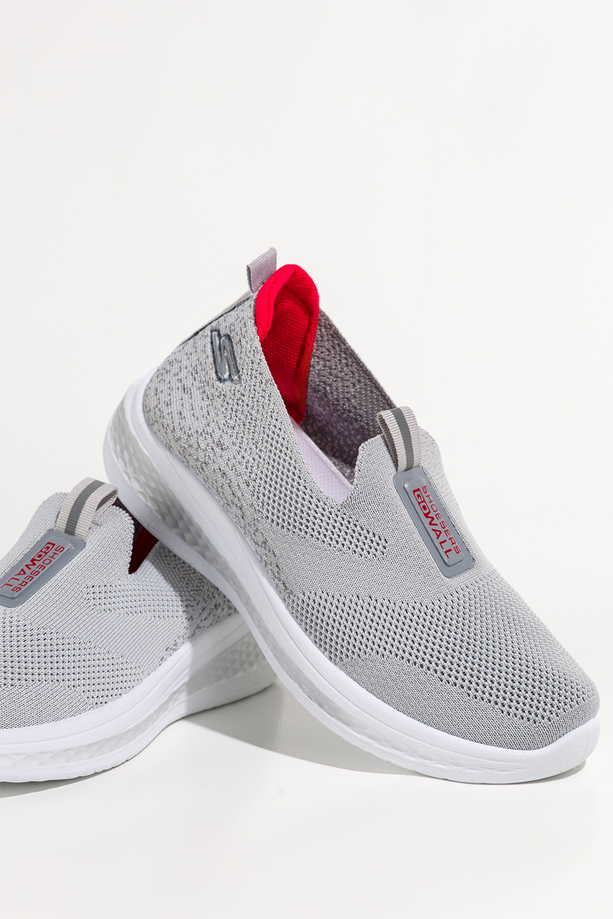 Szare sneakersy damskie buty sportowe slip on na fitness z perforacją biała elastyczna platforma wsuwane Carla DQ116B-2