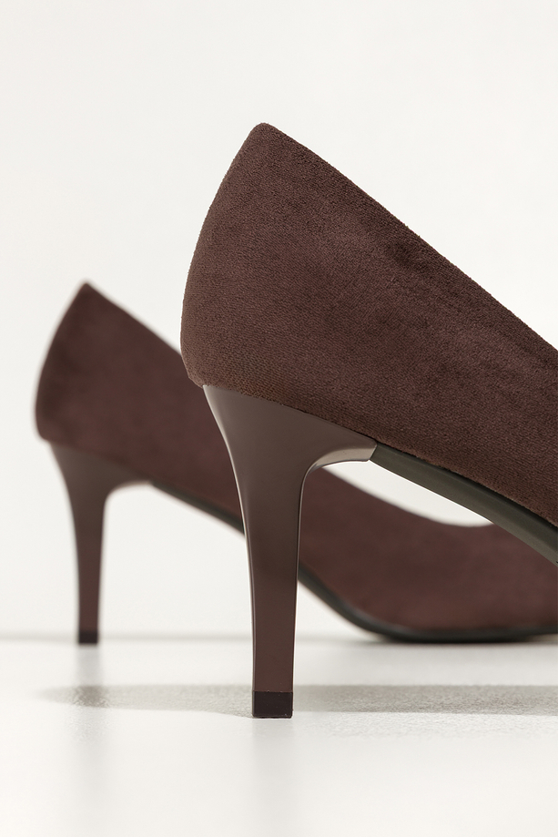 Czekoladowe szpilki damskie Sergio Leone z zamszu ekologicznego skórzana wkładka 8663