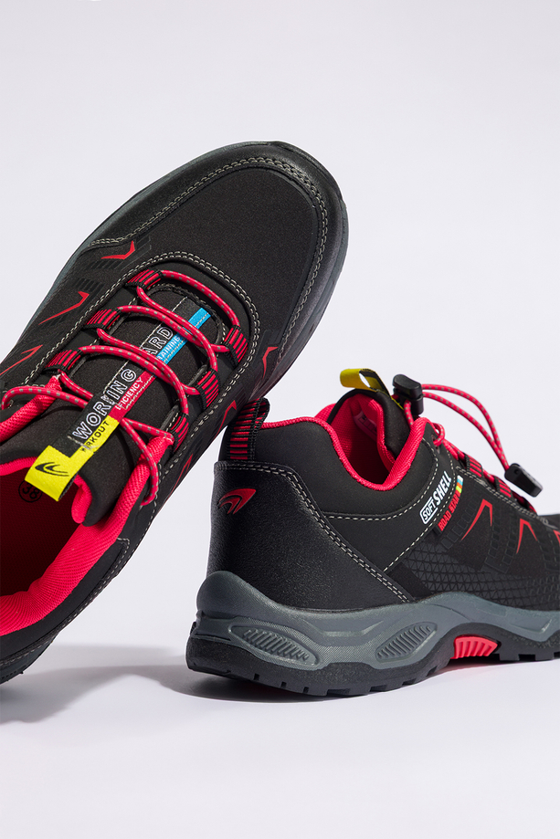 Czarne buty trekkingowe damskie buty sportowe na bieżnikowanej podeszwie z regulowaną elastyczną sznurówką czerwone wstawki softshell Casu 2213-7W