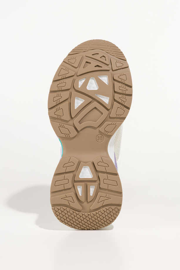 Kremowe sneakersy damskie buty sportowe z perforacją na białej bieżnikowanej platformie kolorowe wstawki sznurowane Casu BB-853