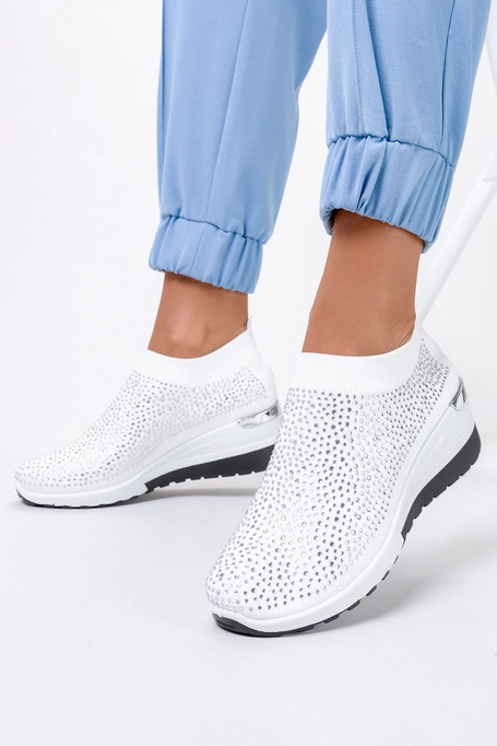 Białe sneakersy na koturnie z cyrkoniami buty sportowe slip on Casu SJ2139-2