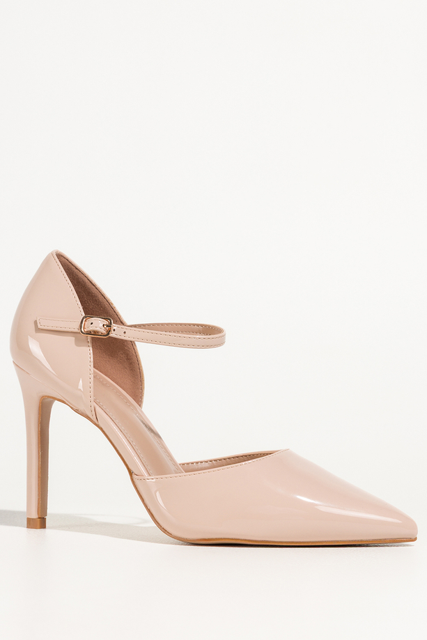 Beżowe czółenka damskie szpilki lakierowane Carla 013