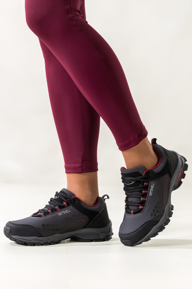 Szare buty trekkingowe damskie sznurowane z bordowymi wstawkami softshell Casu Y8187-2 
