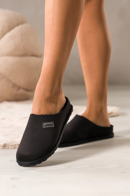 Czarne kapcie damskie Inblu obuwie domowe z wyjmowaną skórzaną wkładką XH999954