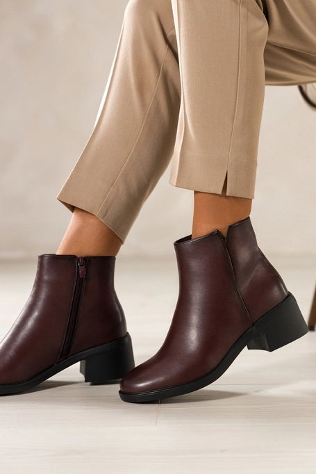Bordowe botki damskie Sergio Leone na szerokim klocku z rozciętą cholewką YG74760