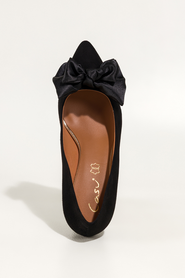 Czarne czółenka skórzane damskie z satynową kokardą niski obcas kieliszek  PRODUKT POLSKI Casu 6989-699-YOP