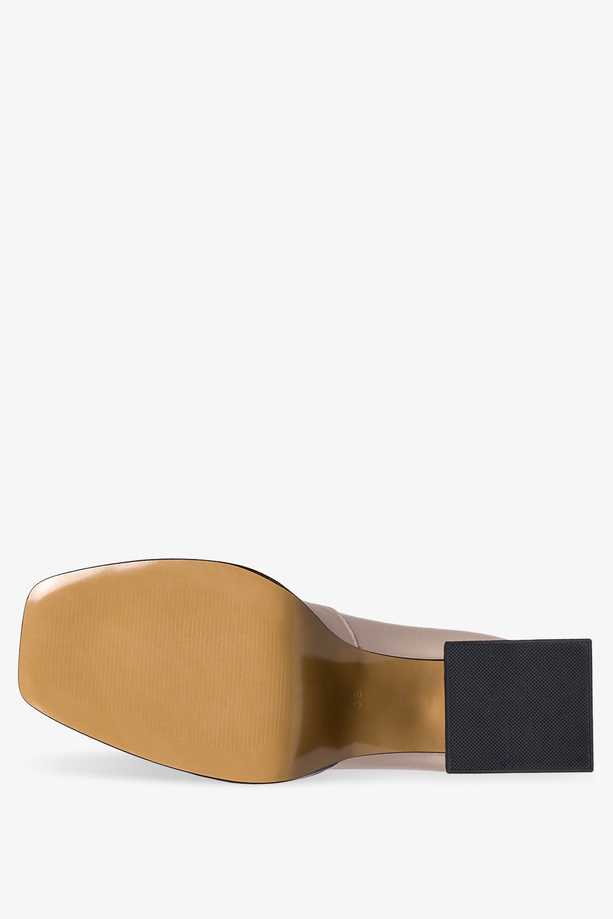 Beżowe czółenka skórzane damskie na ozdobnym klocku PRODUKT POLSKI Casu 2599-198-786