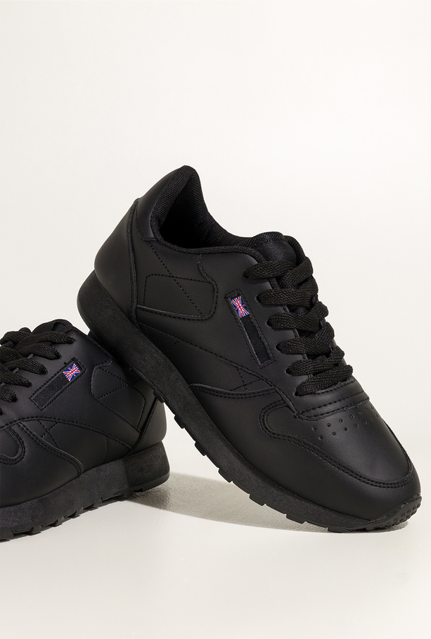 Czarne sneakersy damskie buty sportowe sznurowane Carla 8210-8