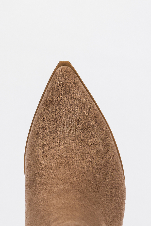 Beżowe botki damskie kowbojki ażurowe na szerokim ściętym klocku Casu JW25X7-K