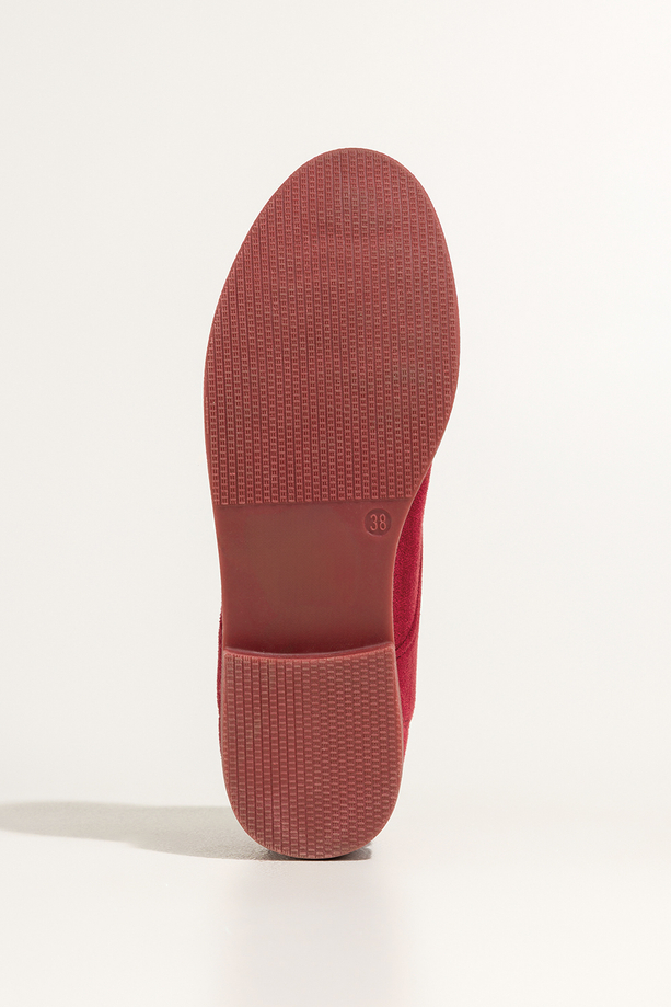 Czerwone botki damskie na płaskiej podeszwie z przeszyciami sznurowane Casu 8997-5