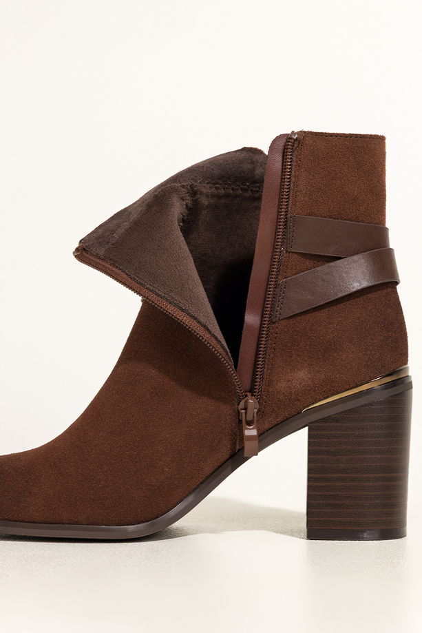 Czekoladowe botki skórzane damskie Sergio Leone na słupku pasek ze złotą ozdobą YG74615-H