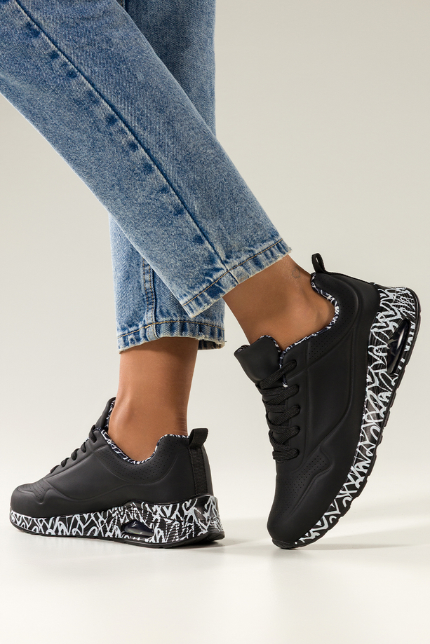 Czarne sneakersy damskie buty sportowe na koturnie z wzorem sznurowane Casu 0996-3