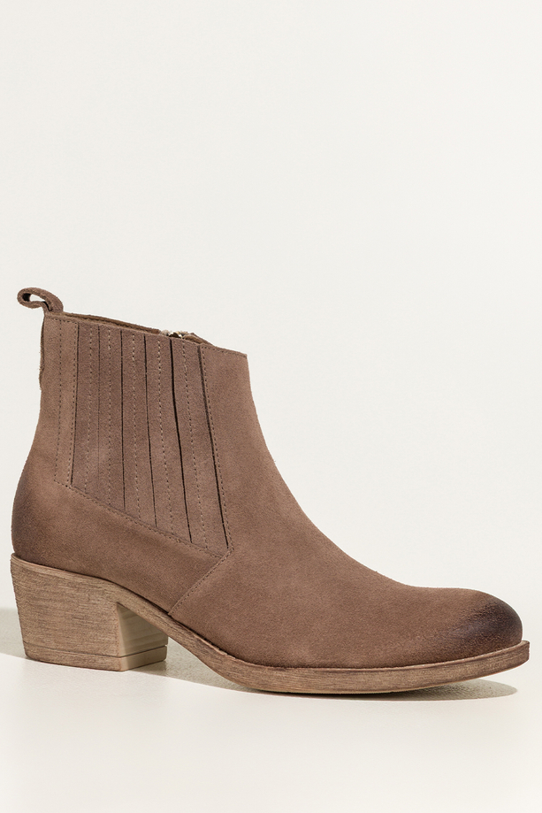 Ciemnobeżowe botki skórzane damskie kowbojki na szerokim ściętym klocku guma w cholewce PRODUKT POLSKI Casu 39455