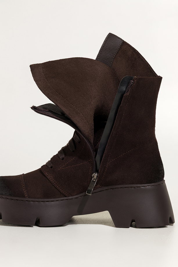 Czekoladowe botki skórzane damskie workery na bieżnikowanej platformie geometrycznie wycięta cholewka sznurowane PRODUKT POLSKI Casu 023