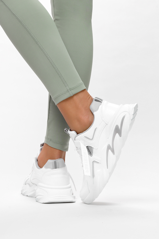 Białe sneakersy na platformie buty sportowe sznurowane Casu 20-11-21-WG