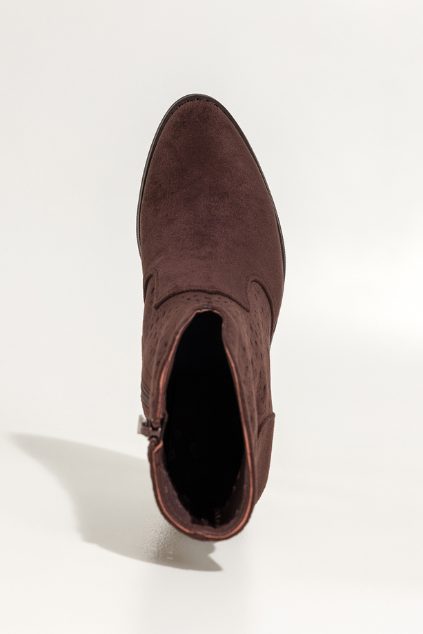 Czekoladowe botki damskie ażurowe na słupku wycięta cholewka Carla S749-3