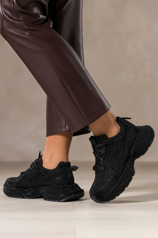 Czarne sneakersy damskie buty sportowe na ozdobnej platformie błyszczące cyrkonie sznurowane Carla QP-0607-8