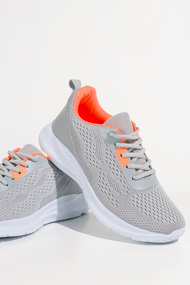 Szare sneakersy damskie buty sportowe na fitness elastyczna biała podeszwa pomarańczowe wstawki sznurowane Casu HL22122-5