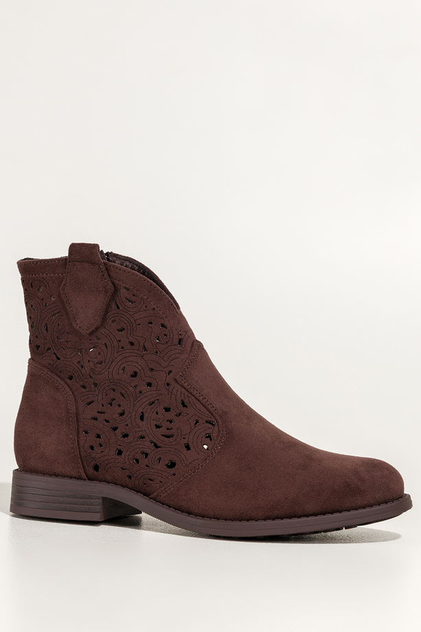 Czekoladowe botki damskie płaskie ażurowa cholewka Carla S7476-3